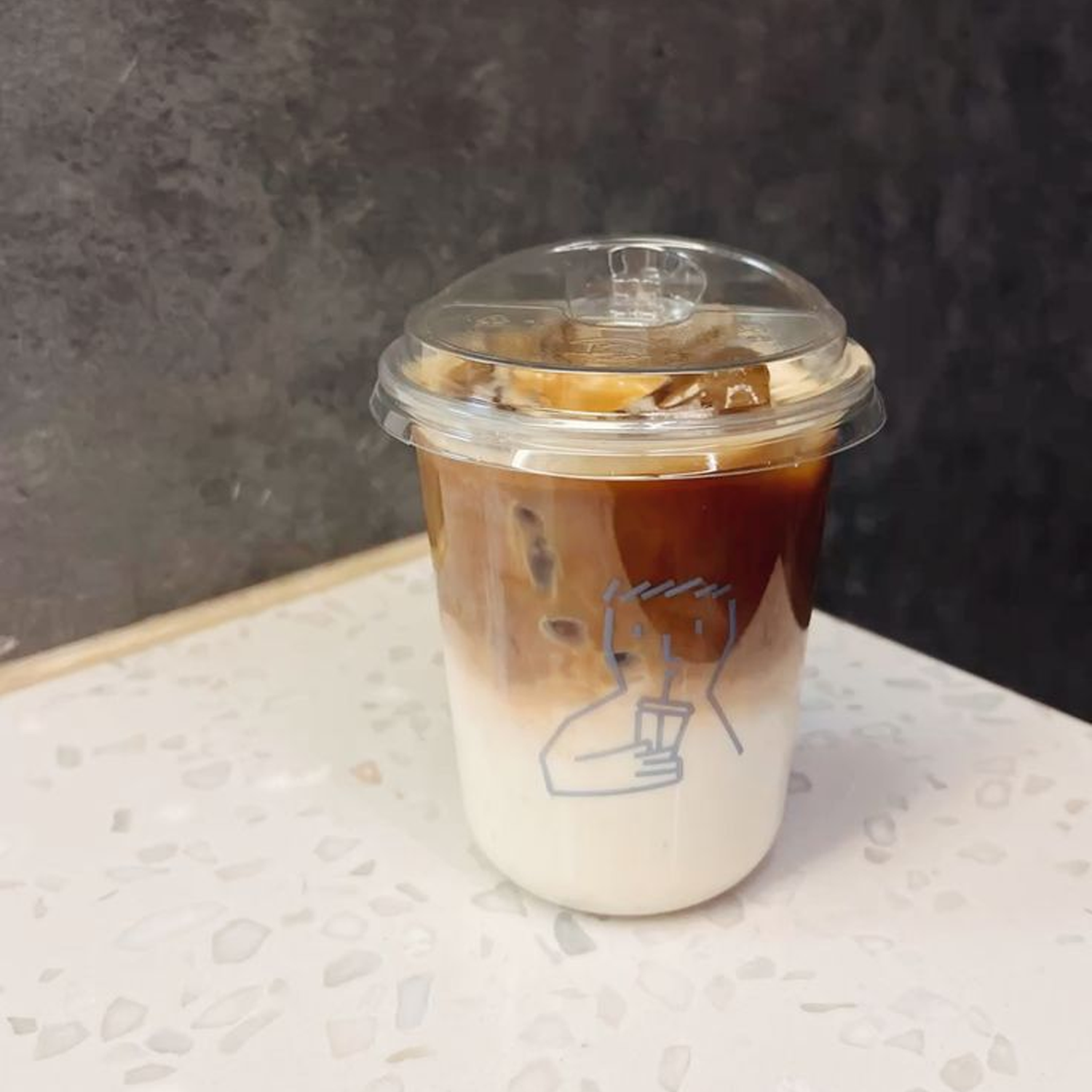 Boba-Becher mit abgerundetem Boden und individuellem Aufdruck